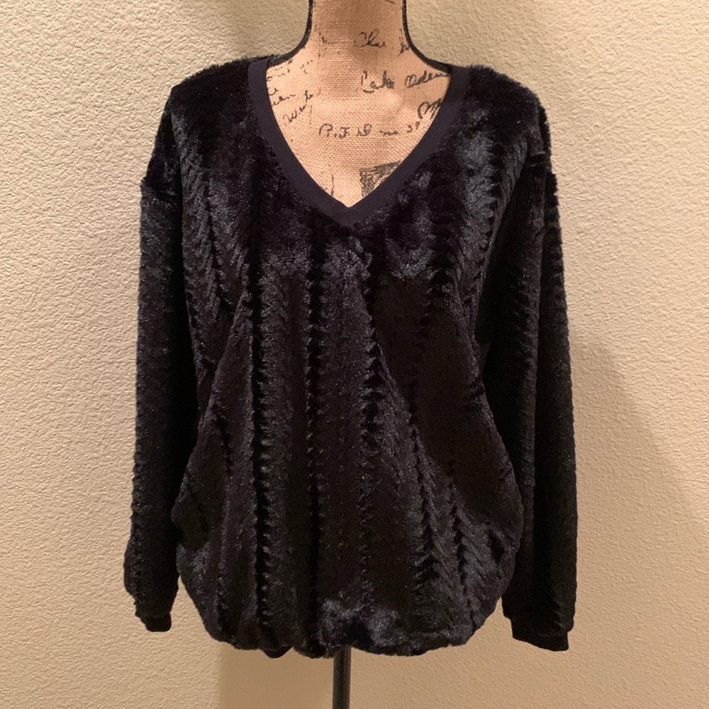 Women’s Eyelash Couture Solid V Neck Furry Pullover Sweater